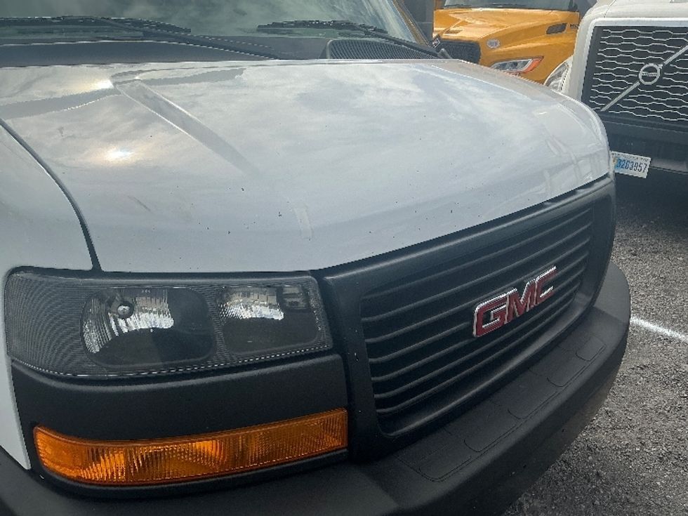 Light Duty Box Truck-Light and Medium Duty Trucks-GMC-2021-Savana G33903-Conway-SC-114,736\n\t\tmiles-$ 28,000 - Image 26