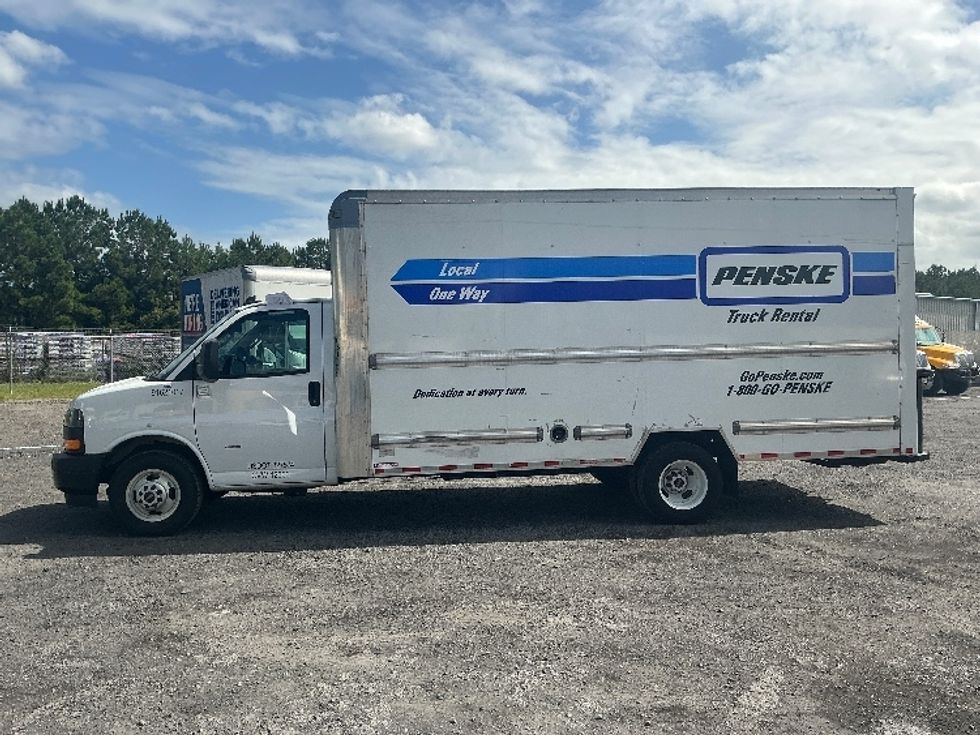 Light Duty Box Truck-Light and Medium Duty Trucks-GMC-2021-Savana G33903-Conway-SC-114,736\n\t\tmiles-$ 28,000 - Image 4