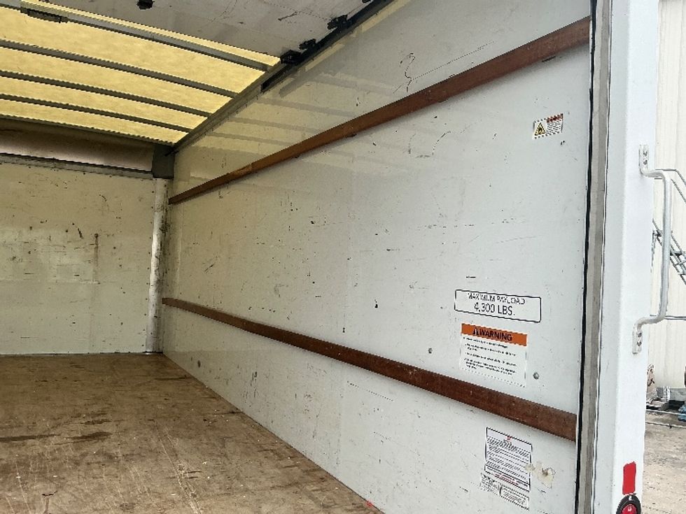 Light Duty Box Truck-Light and Medium Duty Trucks-GMC-2021-Savana G33903-Conway-SC-114,769\n\t\tmiles-$ 29,500 - Image 12