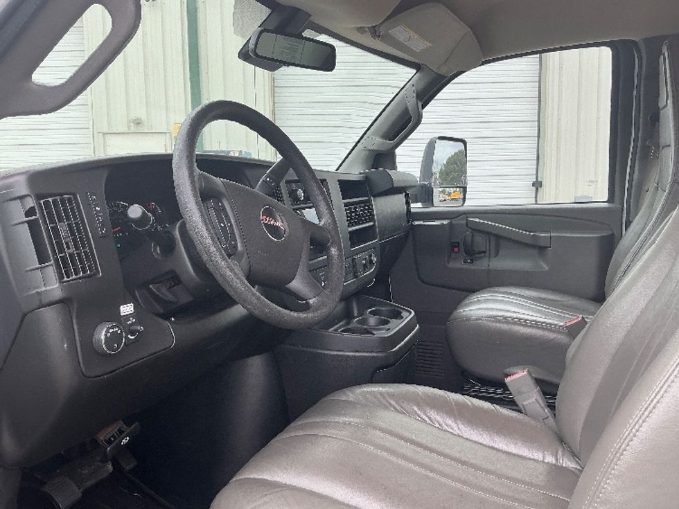 Light Duty Box Truck-Light and Medium Duty Trucks-GMC-2021-Savana G33903-Conway-SC-114,769\n\t\tmiles-$ 29,500 - Image 19