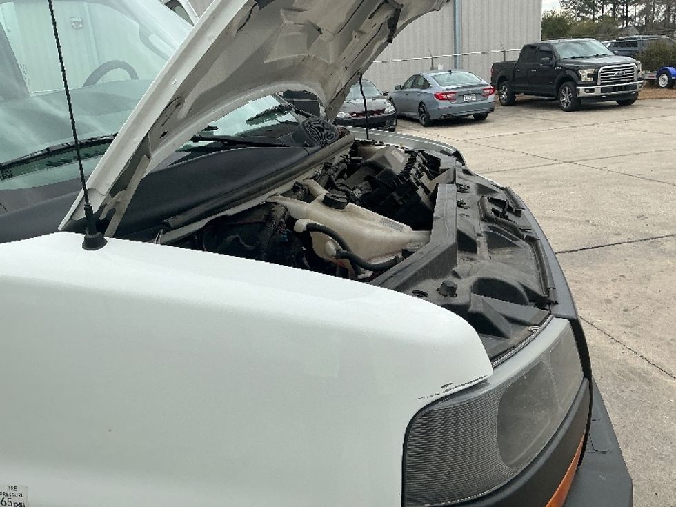 Light Duty Box Truck-Light and Medium Duty Trucks-GMC-2021-Savana G33903-Conway-SC-114,769\n\t\tmiles-$ 29,500 - Image 23