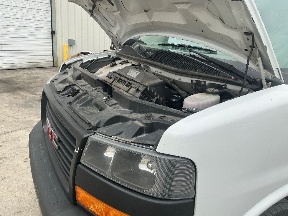 Light Duty Box Truck-Light and Medium Duty Trucks-GMC-2021-Savana G33903-Conway-SC-114,769\n\t\tmiles-$ 29,500 - Image 24