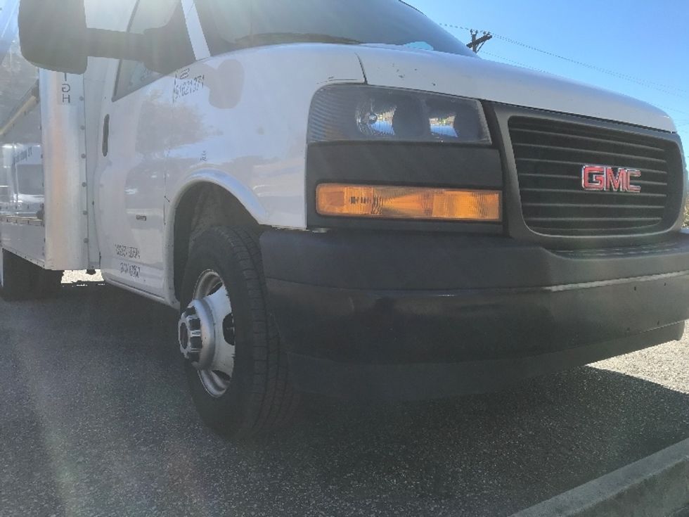 Light Duty Box Truck-Light and Medium Duty Trucks-GMC-2021-Savana G33903-Conway-SC-114,769\n\t\tmiles-$ 29,500 - Image 29