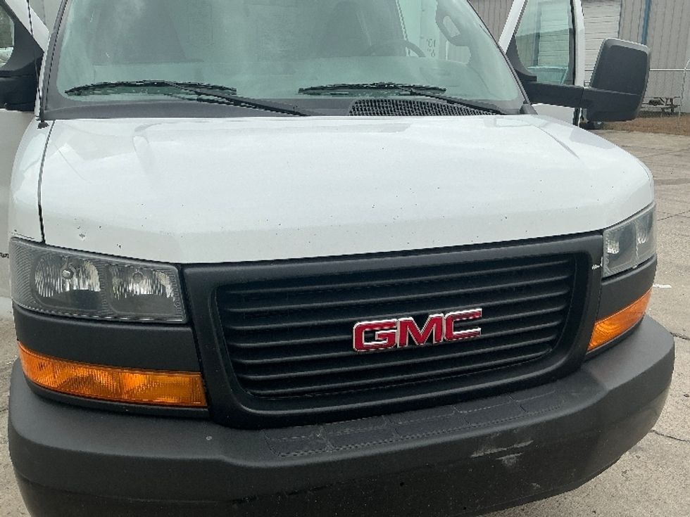 Light Duty Box Truck-Light and Medium Duty Trucks-GMC-2021-Savana G33903-Conway-SC-114,769\n\t\tmiles-$ 29,500 - Image 30