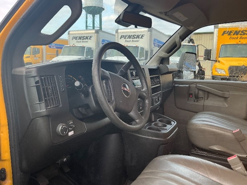 Light Duty Box Truck-Light and Medium Duty Trucks-GMC-2021-Savana G33903-Conway-SC-95,556\n\t\tmiles-$ 28,750 - Image 17