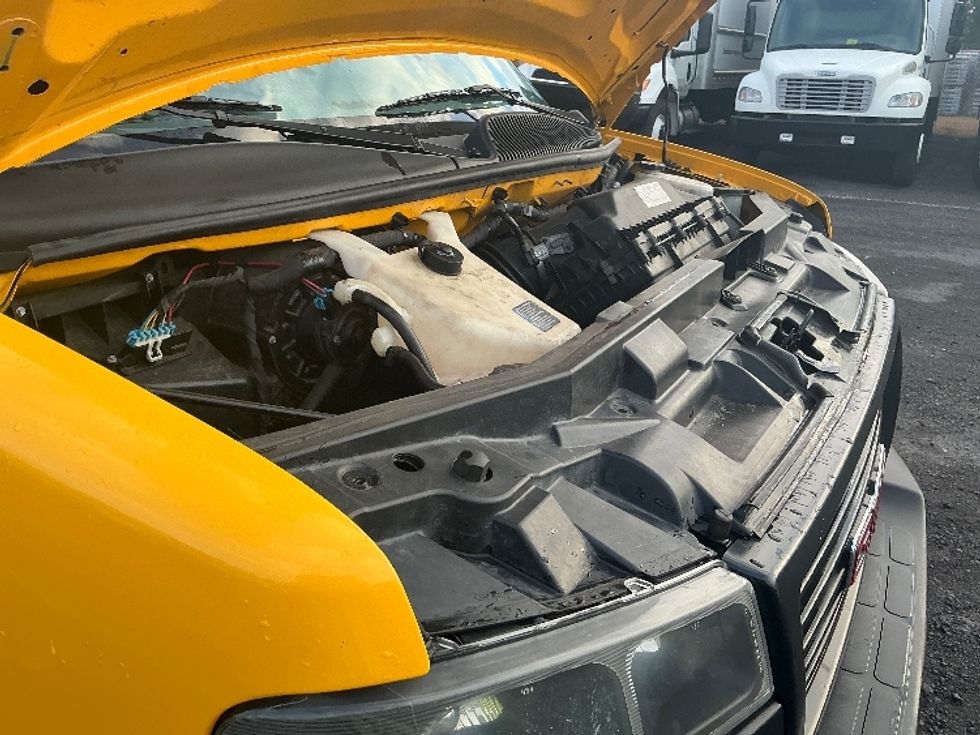 Light Duty Box Truck-Light and Medium Duty Trucks-GMC-2021-Savana G33903-Conway-SC-95,556\n\t\tmiles-$ 28,750 - Image 24