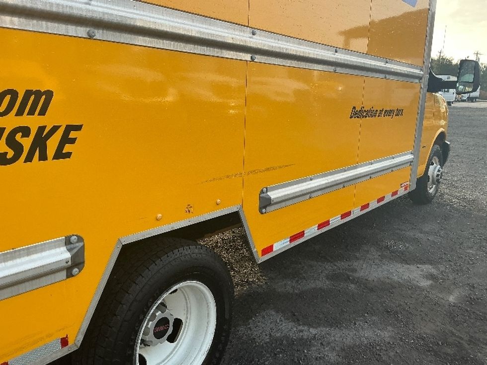 Light Duty Box Truck-Light and Medium Duty Trucks-GMC-2021-Savana G33903-Conway-SC-95,556\n\t\tmiles-$ 28,750 - Image 27