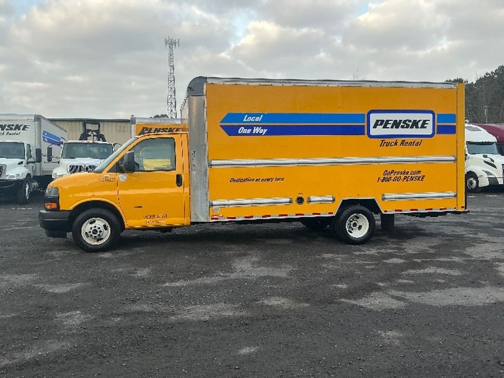 Light Duty Box Truck-Light and Medium Duty Trucks-GMC-2021-Savana G33903-Conway-SC-95,556\n\t\tmiles-$ 28,750 - Image 4