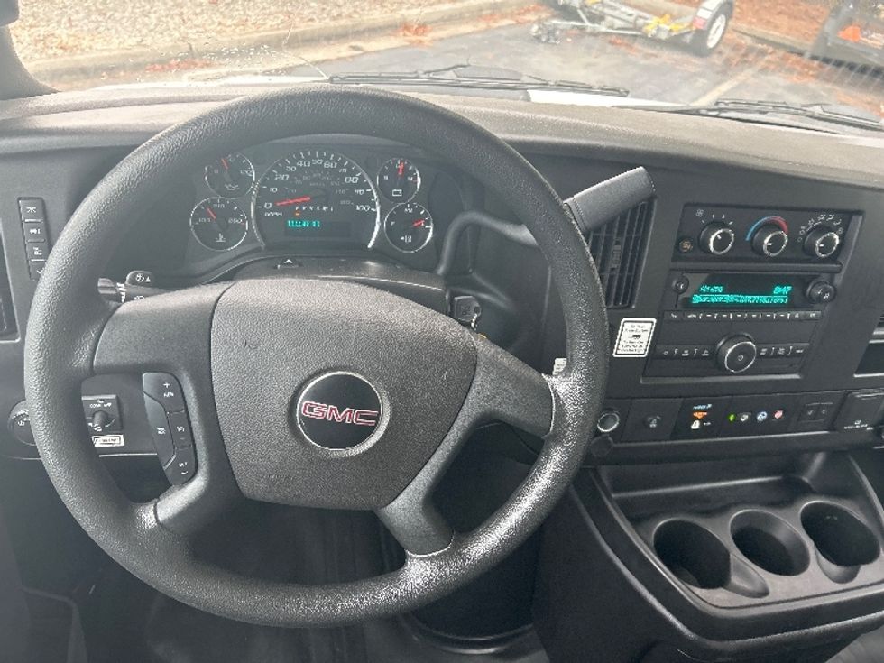 Light Duty Box Truck-Light and Medium Duty Trucks-GMC-2021-Savana G33903-Conyers-GA-111,148\n\t\tmiles-$ 28,000 - Image 18