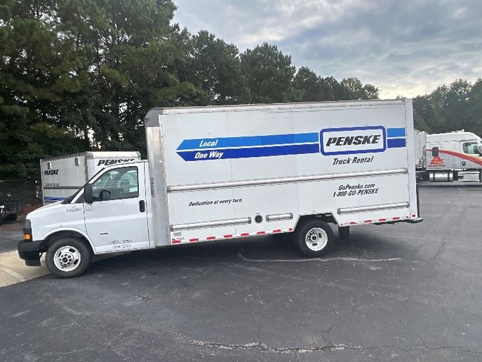 Light Duty Box Truck-Light and Medium Duty Trucks-GMC-2021-Savana G33903-Conyers-GA-111,148\n\t\tmiles-$ 28,000 - Image 4