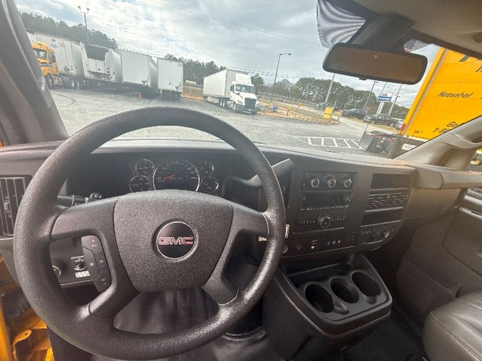 Light Duty Box Truck-Light and Medium Duty Trucks-GMC-2021-Savana G33903-Conyers-GA-116,235\n\t\tmiles-$ 25,750 - Image 18