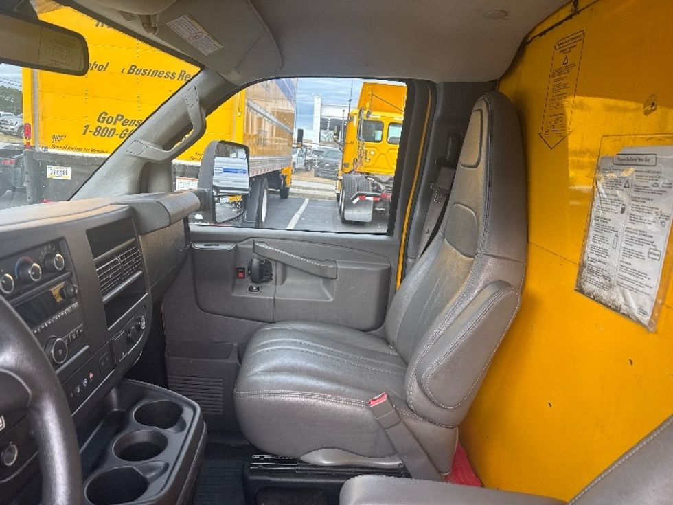 Light Duty Box Truck-Light and Medium Duty Trucks-GMC-2021-Savana G33903-Conyers-GA-116,235\n\t\tmiles-$ 25,750 - Image 19