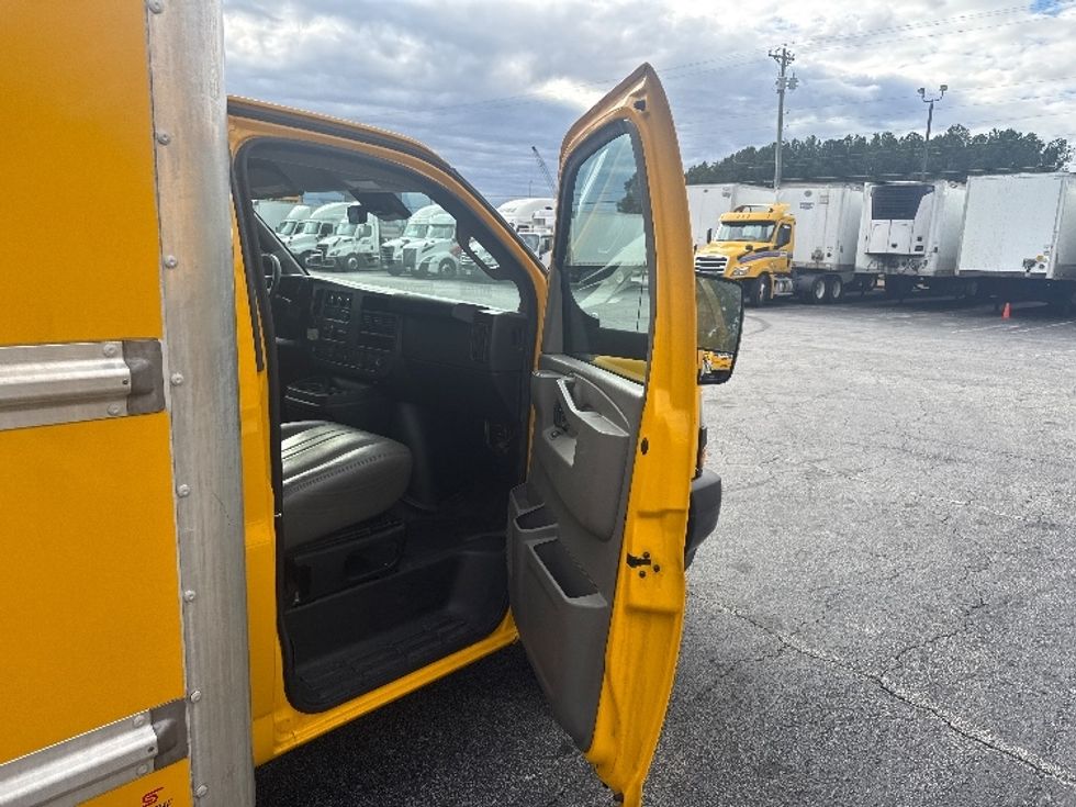 Light Duty Box Truck-Light and Medium Duty Trucks-GMC-2021-Savana G33903-Conyers-GA-116,235\n\t\tmiles-$ 25,750 - Image 20