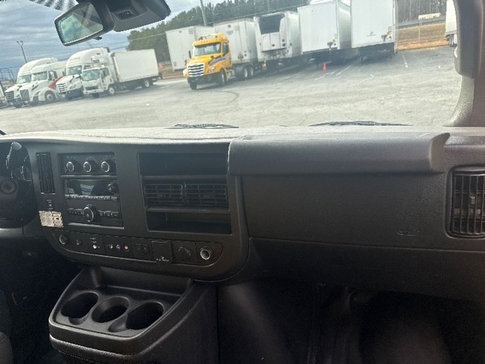 Light Duty Box Truck-Light and Medium Duty Trucks-GMC-2021-Savana G33903-Conyers-GA-116,235\n\t\tmiles-$ 25,750 - Image 21