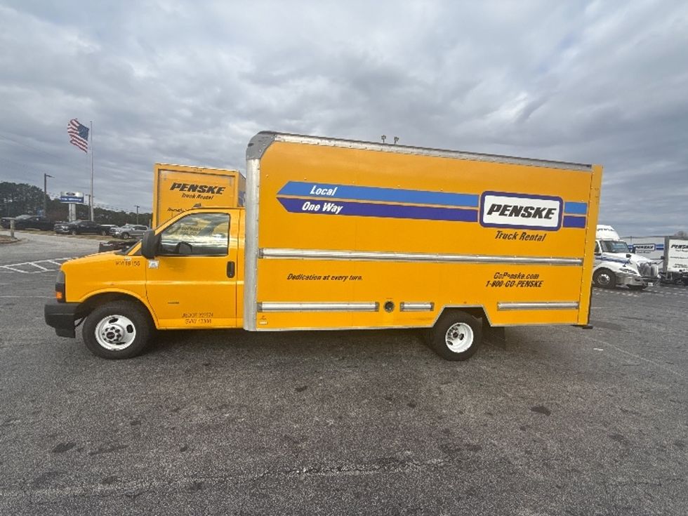 Light Duty Box Truck-Light and Medium Duty Trucks-GMC-2021-Savana G33903-Conyers-GA-116,235\n\t\tmiles-$ 25,750 - Image 4