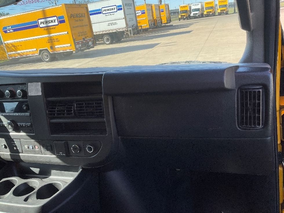 Light Duty Box Truck-Light and Medium Duty Trucks-GMC-2021-Savana G33903-Corpus Christi-TX-122,383\n\t\tmiles-$ 23,750 - Image 21