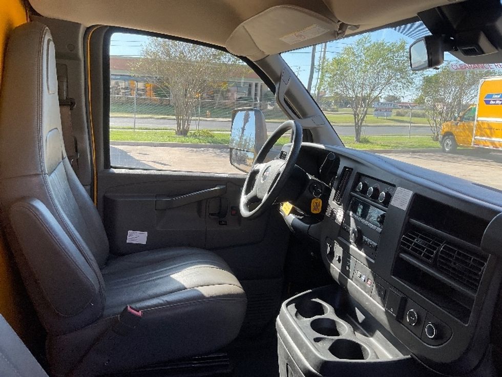 Light Duty Box Truck-Light and Medium Duty Trucks-GMC-2021-Savana G33903-Corpus Christi-TX-122,383\n\t\tmiles-$ 23,750 - Image 22