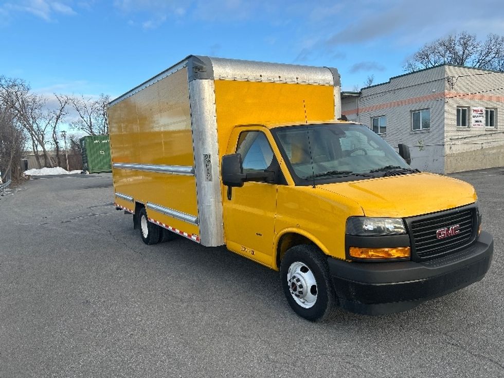 Light Duty Box Truck-Light and Medium Duty Trucks-GMC-2021-Savana G33903-Coxsackie-NY-115,831\n\t\tmiles-$ 23,250 - Image 1