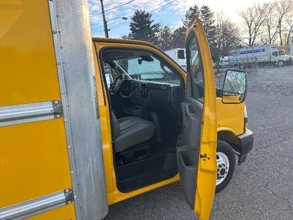 Light Duty Box Truck-Light and Medium Duty Trucks-GMC-2021-Savana G33903-Coxsackie-NY-115,831\n\t\tmiles-$ 23,250 - Image 20