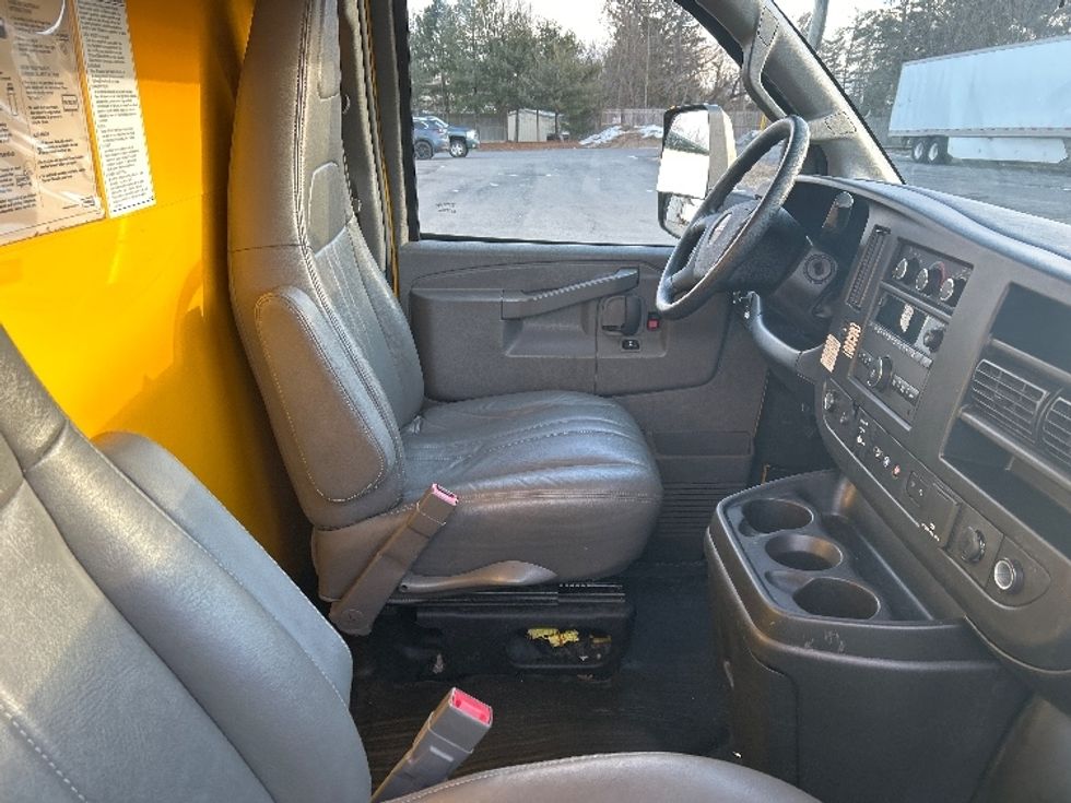 Light Duty Box Truck-Light and Medium Duty Trucks-GMC-2021-Savana G33903-Coxsackie-NY-115,831\n\t\tmiles-$ 23,250 - Image 22