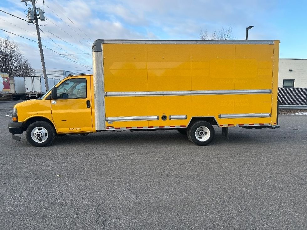 Light Duty Box Truck-Light and Medium Duty Trucks-GMC-2021-Savana G33903-Coxsackie-NY-115,831\n\t\tmiles-$ 23,250 - Image 4