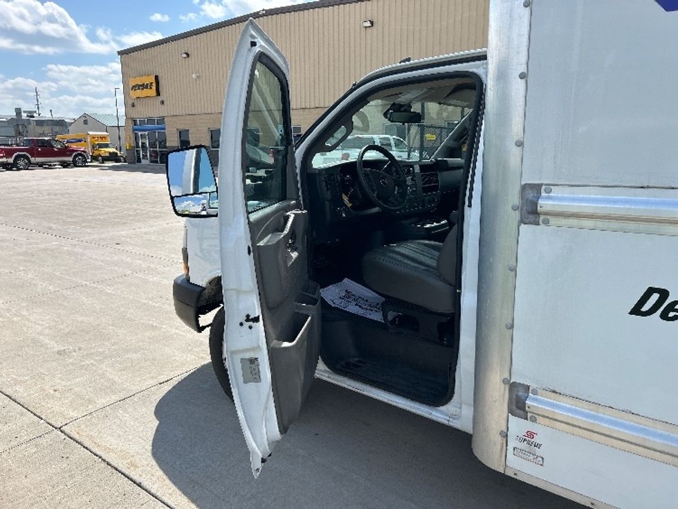 Light Duty Box Truck-Light and Medium Duty Trucks-GMC-2021-Savana G33903-Cross Lanes-WV-83,844\n\t\tmiles-$ 30,750 - Image 14