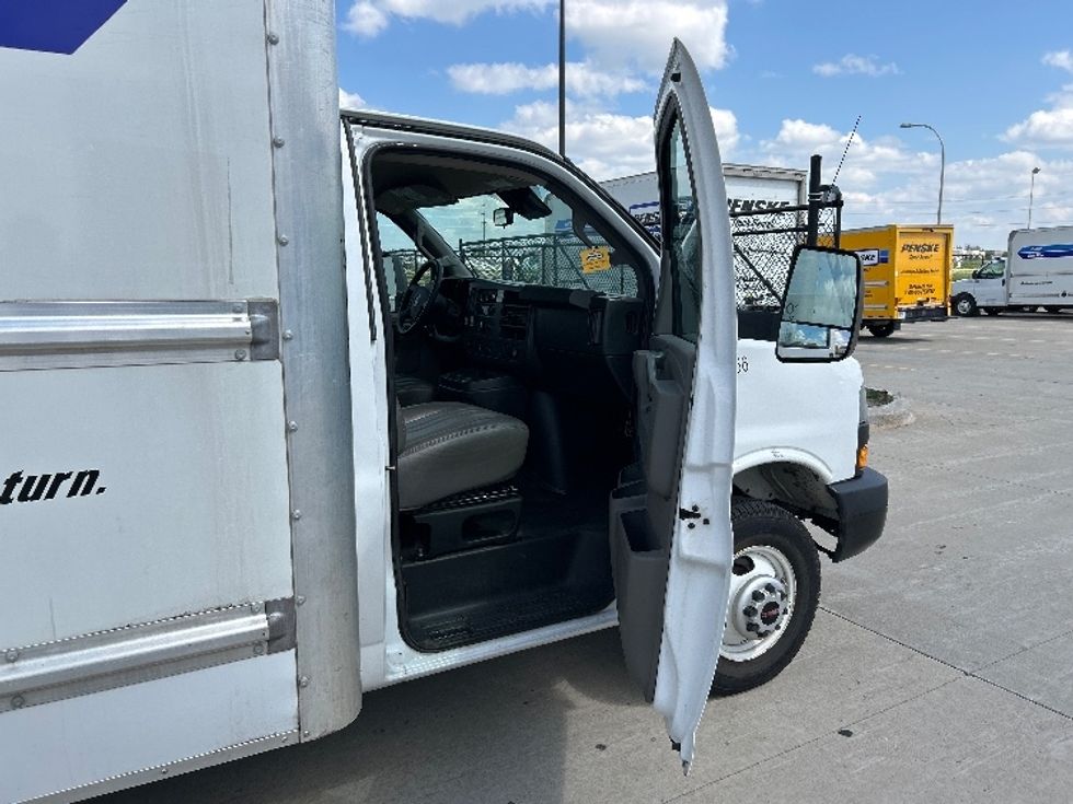 Light Duty Box Truck-Light and Medium Duty Trucks-GMC-2021-Savana G33903-Cross Lanes-WV-83,844\n\t\tmiles-$ 30,750 - Image 18