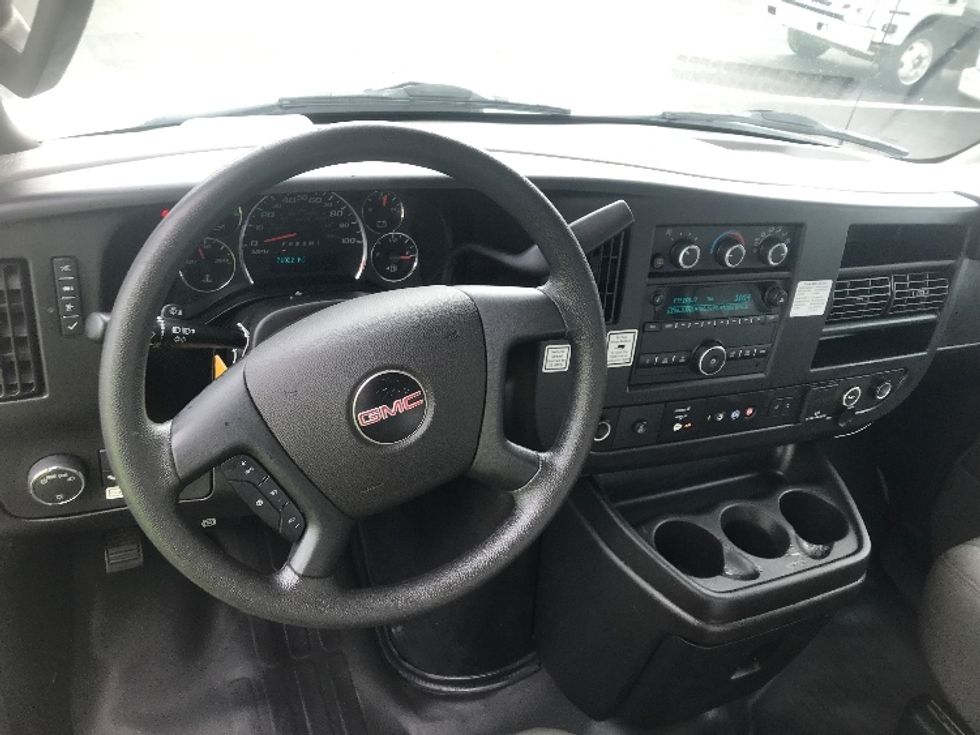 Light Duty Box Truck-Light and Medium Duty Trucks-GMC-2021-Savana G33903-Cumberland-MD-76,396\n\t\tmiles-$ 32,000 - Image 18