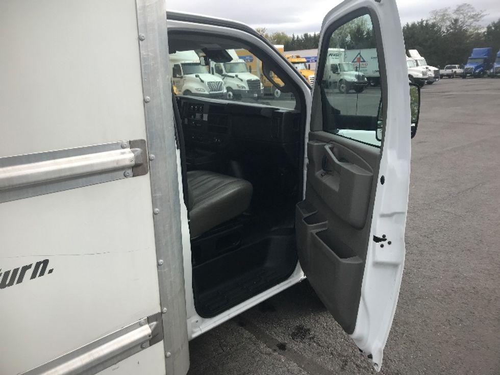 Light Duty Box Truck-Light and Medium Duty Trucks-GMC-2021-Savana G33903-Cumberland-MD-76,396\n\t\tmiles-$ 32,000 - Image 20