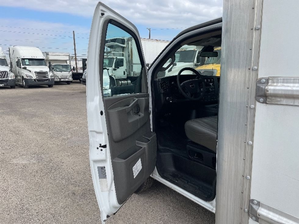 Light Duty Box Truck-Light and Medium Duty Trucks-GMC-2021-Savana G33903-Dallas-TX-106,105\n\t\tmiles-$ 28,750 - Image 16