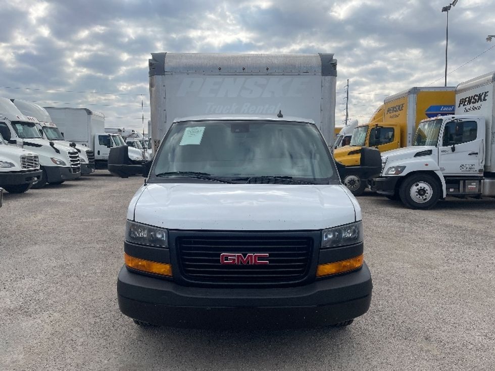 Light Duty Box Truck-Light and Medium Duty Trucks-GMC-2021-Savana G33903-Dallas-TX-106,105\n\t\tmiles-$ 28,750 - Image 2