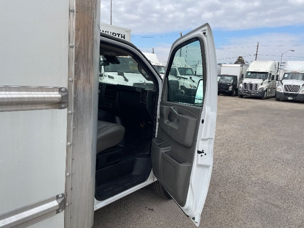 Light Duty Box Truck-Light and Medium Duty Trucks-GMC-2021-Savana G33903-Dallas-TX-106,105\n\t\tmiles-$ 28,750 - Image 20