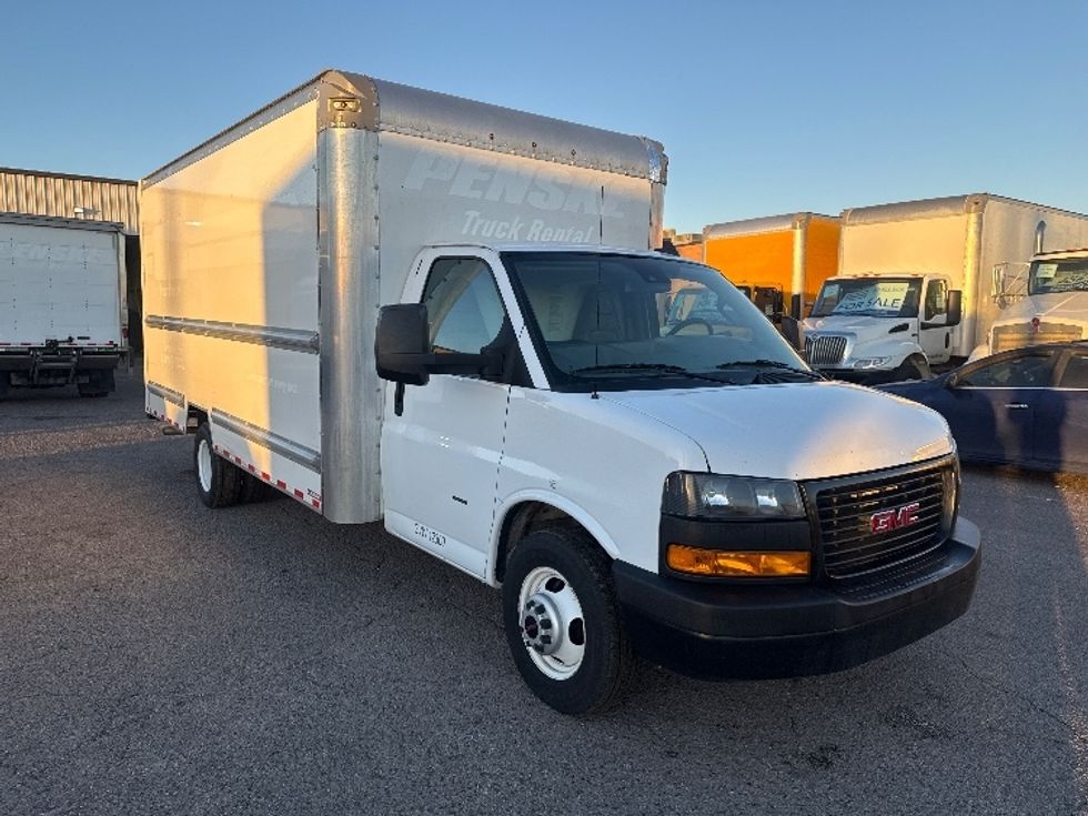 Light Duty Box Truck-Light and Medium Duty Trucks-GMC-2021-Savana G33903-Dallas-TX-117,860\n\t\tmiles-$ 27,250 - Image 1