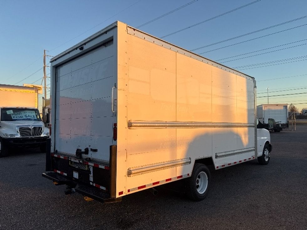 Light Duty Box Truck-Light and Medium Duty Trucks-GMC-2021-Savana G33903-Dallas-TX-117,860\n\t\tmiles-$ 27,250 - Image 12