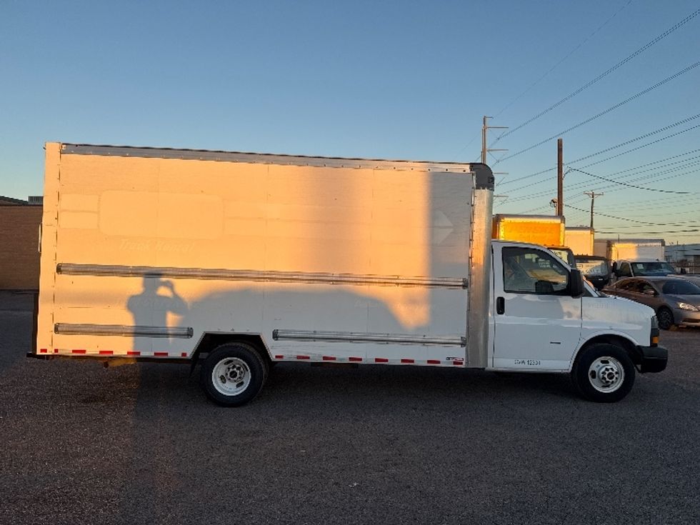 Light Duty Box Truck-Light and Medium Duty Trucks-GMC-2021-Savana G33903-Dallas-TX-117,860\n\t\tmiles-$ 27,250 - Image 14