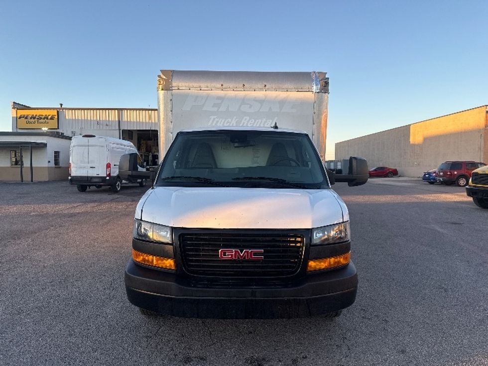Light Duty Box Truck-Light and Medium Duty Trucks-GMC-2021-Savana G33903-Dallas-TX-117,860\n\t\tmiles-$ 27,250 - Image 2