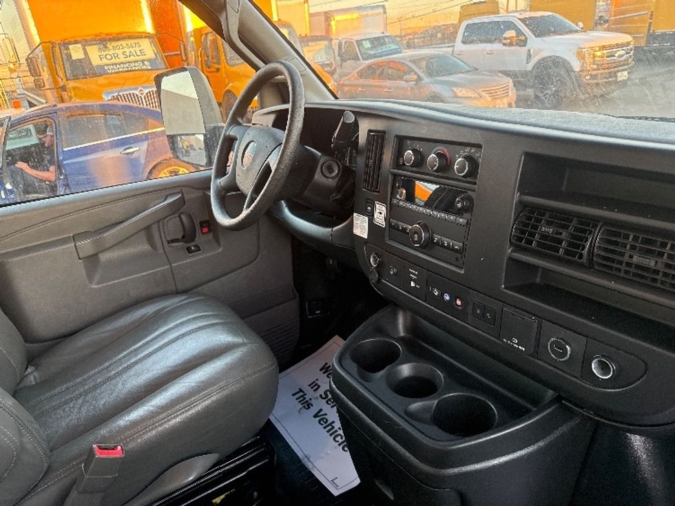 Light Duty Box Truck-Light and Medium Duty Trucks-GMC-2021-Savana G33903-Dallas-TX-117,860\n\t\tmiles-$ 27,250 - Image 21