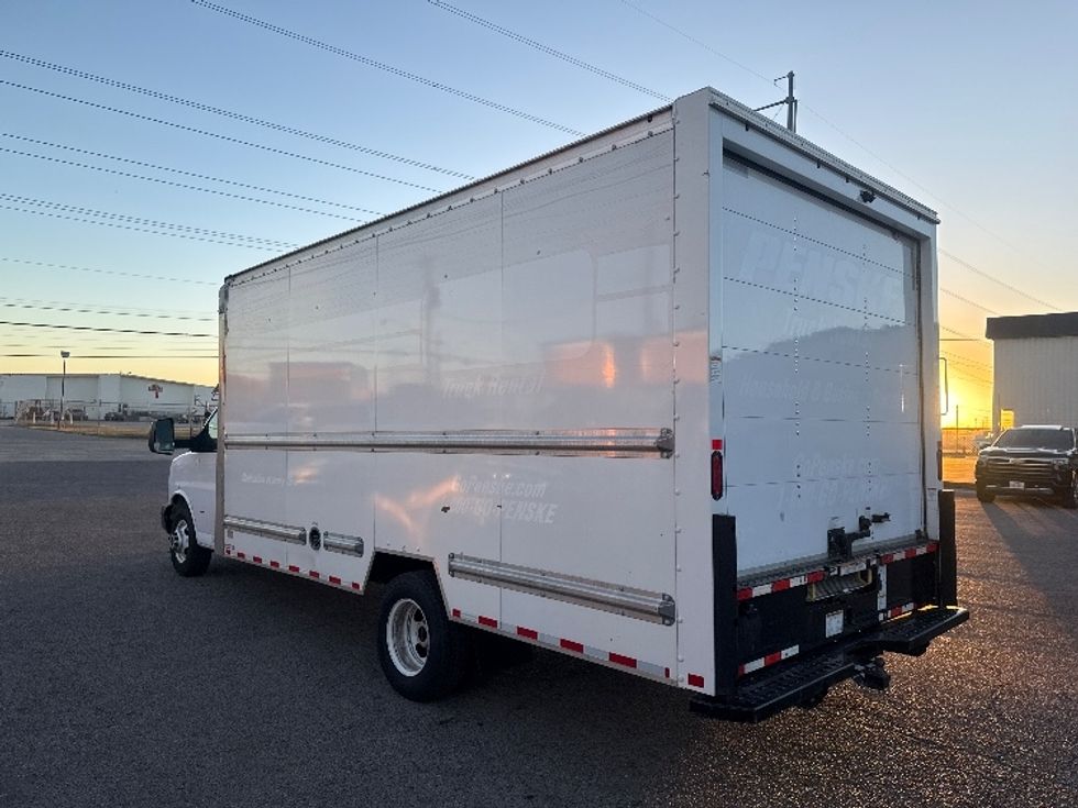 Light Duty Box Truck-Light and Medium Duty Trucks-GMC-2021-Savana G33903-Dallas-TX-117,860\n\t\tmiles-$ 27,250 - Image 6