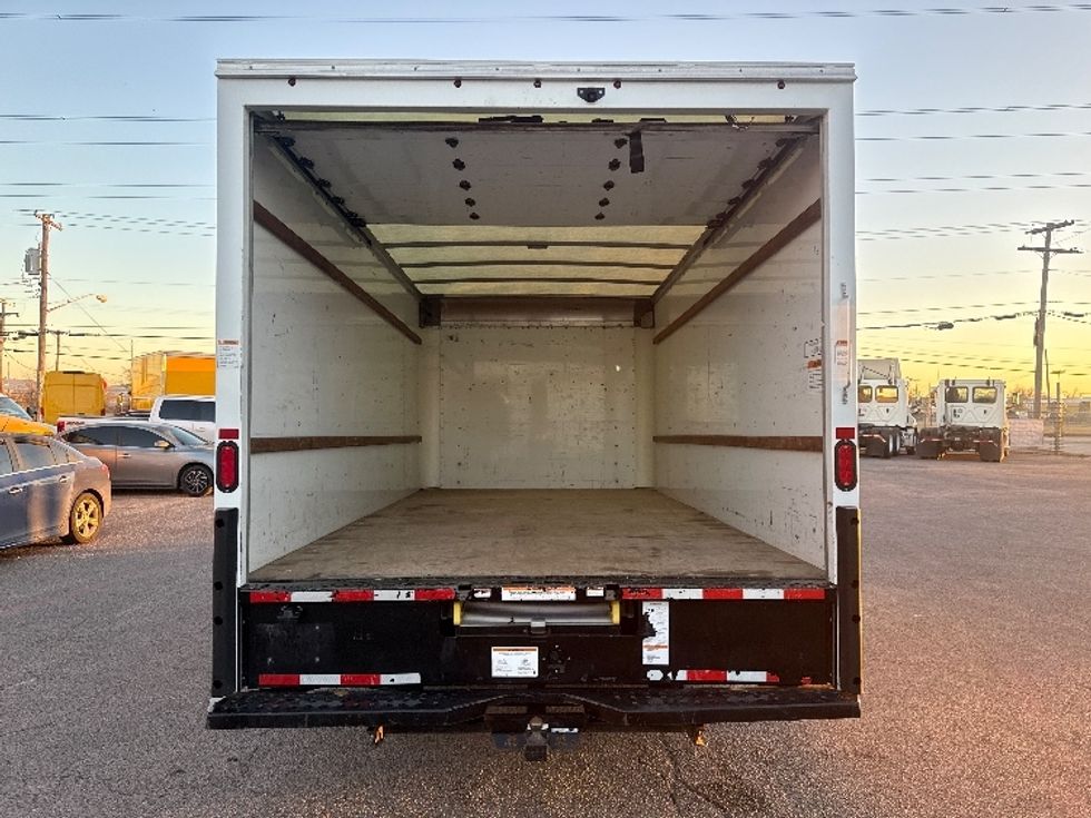 Light Duty Box Truck-Light and Medium Duty Trucks-GMC-2021-Savana G33903-Dallas-TX-117,860\n\t\tmiles-$ 27,250 - Image 8