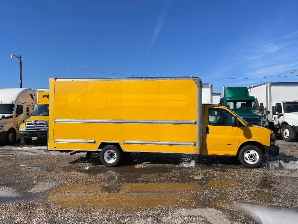 Light Duty Box Truck-Light and Medium Duty Trucks-GMC-2021-Savana G33903-Dallas-TX-141,897\n\t\tmiles-$ 21,250 - Image 15