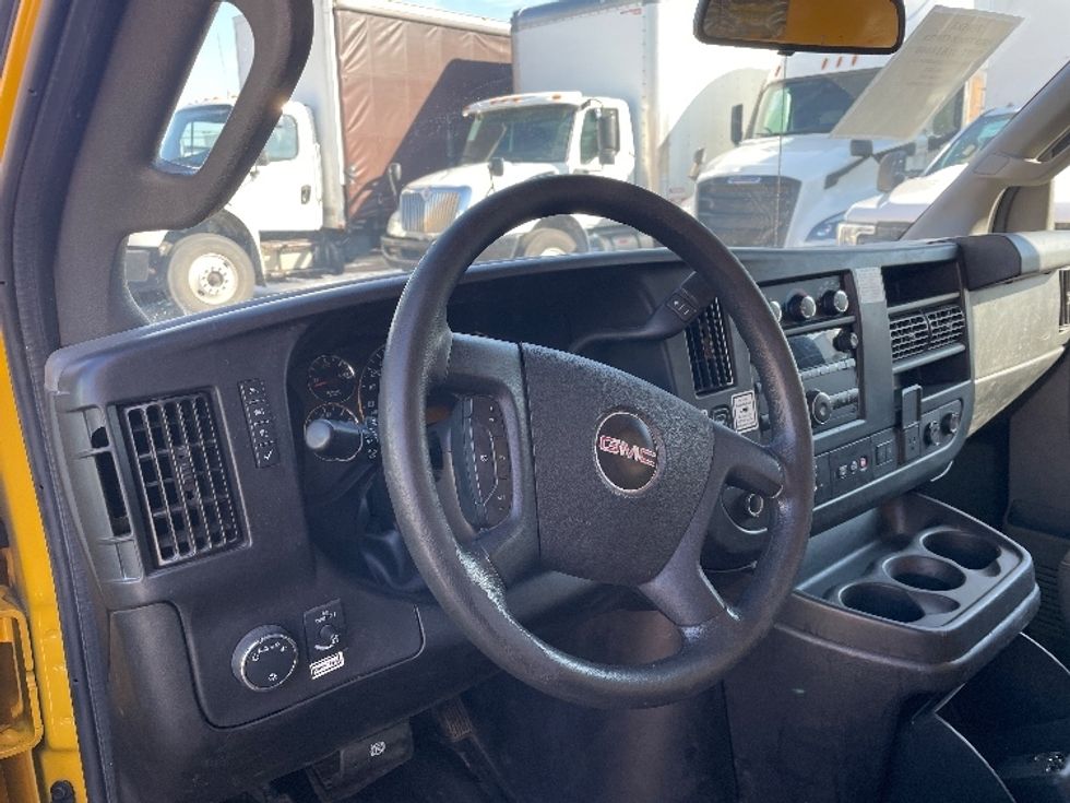 Light Duty Box Truck-Light and Medium Duty Trucks-GMC-2021-Savana G33903-Dallas-TX-141,897\n\t\tmiles-$ 21,250 - Image 17