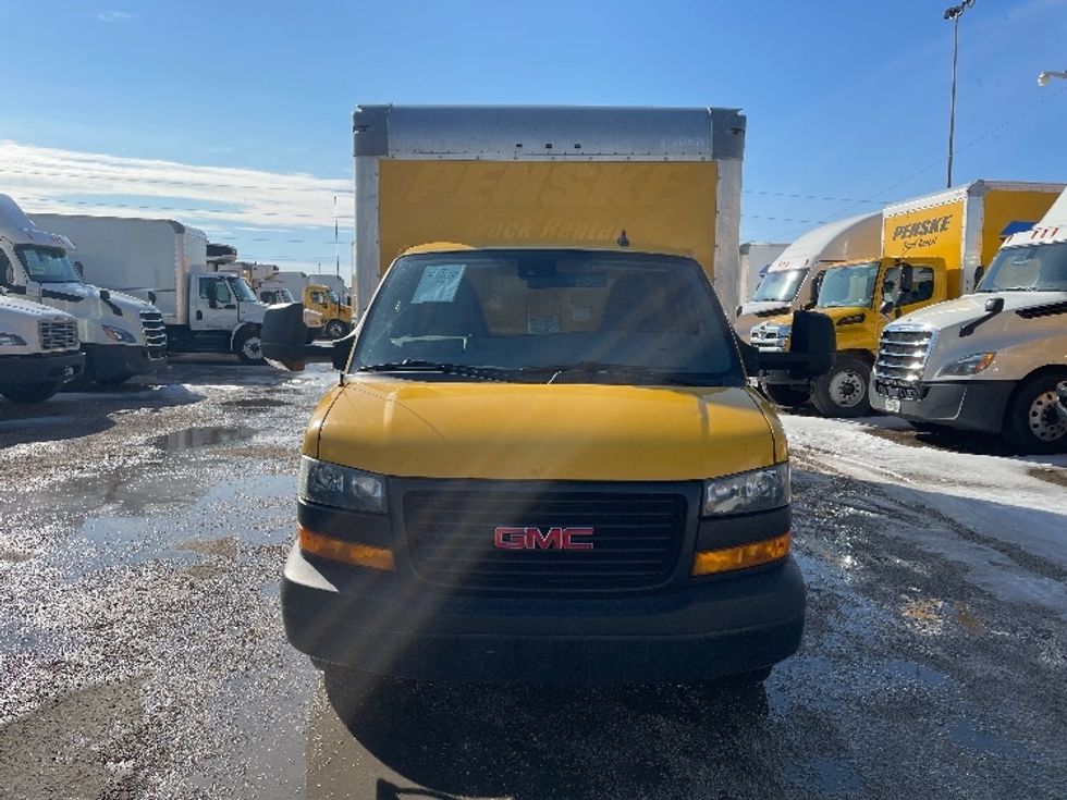 Light Duty Box Truck-Light and Medium Duty Trucks-GMC-2021-Savana G33903-Dallas-TX-141,897\n\t\tmiles-$ 21,250 - Image 2