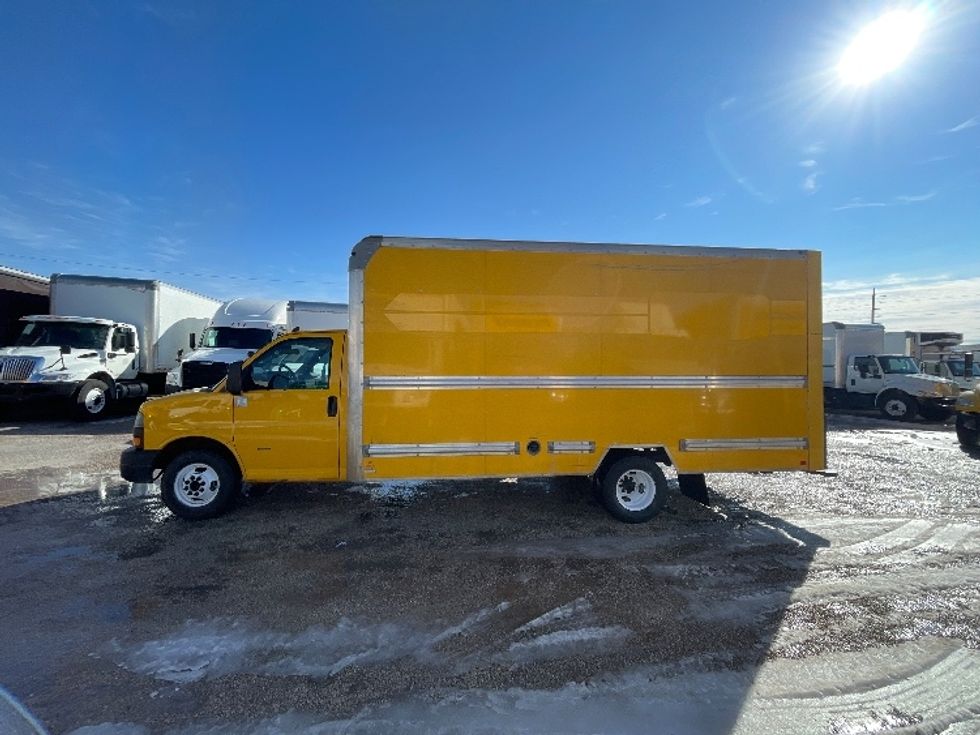 Light Duty Box Truck-Light and Medium Duty Trucks-GMC-2021-Savana G33903-Dallas-TX-141,897\n\t\tmiles-$ 21,250 - Image 4