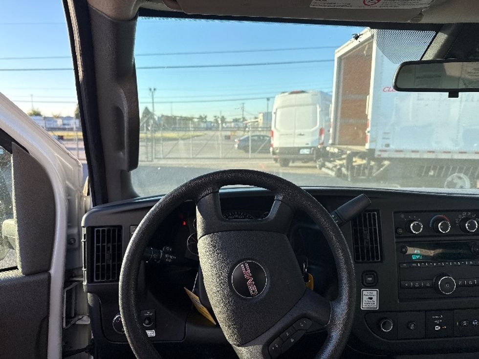 Light Duty Box Truck-Light and Medium Duty Trucks-GMC-2021-Savana G33903-Dallas-TX-72,089\n\t\tmiles-$ 33,500 - Image 16