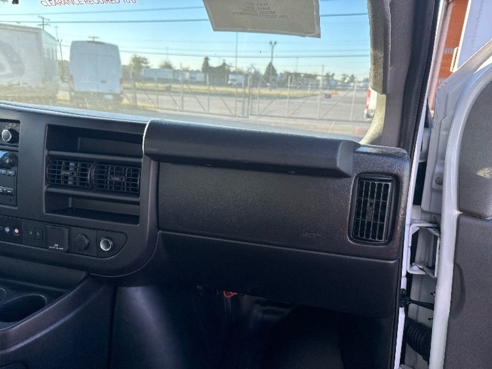 Light Duty Box Truck-Light and Medium Duty Trucks-GMC-2021-Savana G33903-Dallas-TX-72,089\n\t\tmiles-$ 33,500 - Image 20