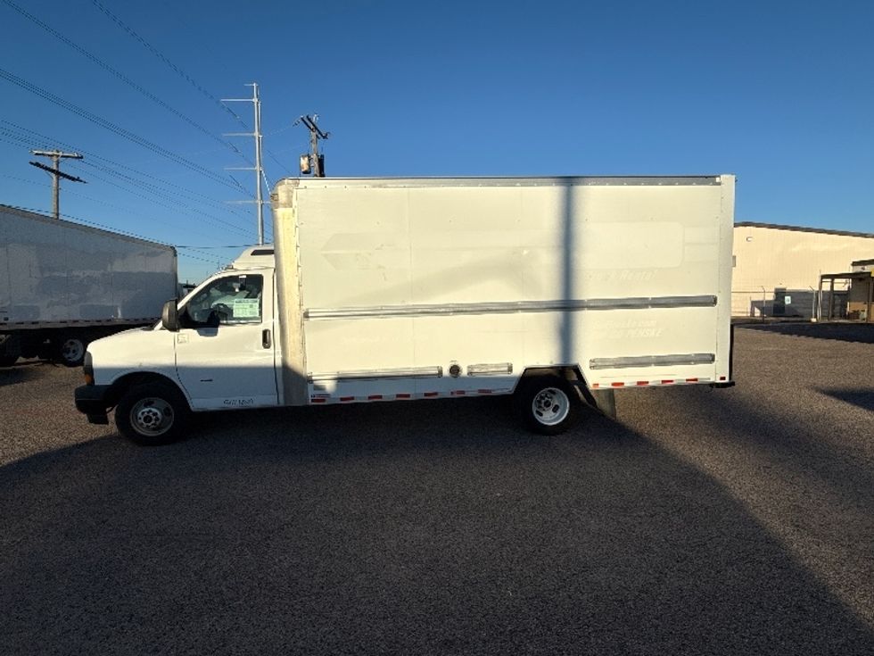 Light Duty Box Truck-Light and Medium Duty Trucks-GMC-2021-Savana G33903-Dallas-TX-72,089\n\t\tmiles-$ 33,500 - Image 4