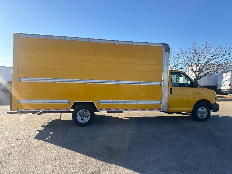 Light Duty Box Truck-Light and Medium Duty Trucks-GMC-2021-Savana G33903-Dallas-TX-90,012\n\t\tmiles-$ 27,500 - Image 15