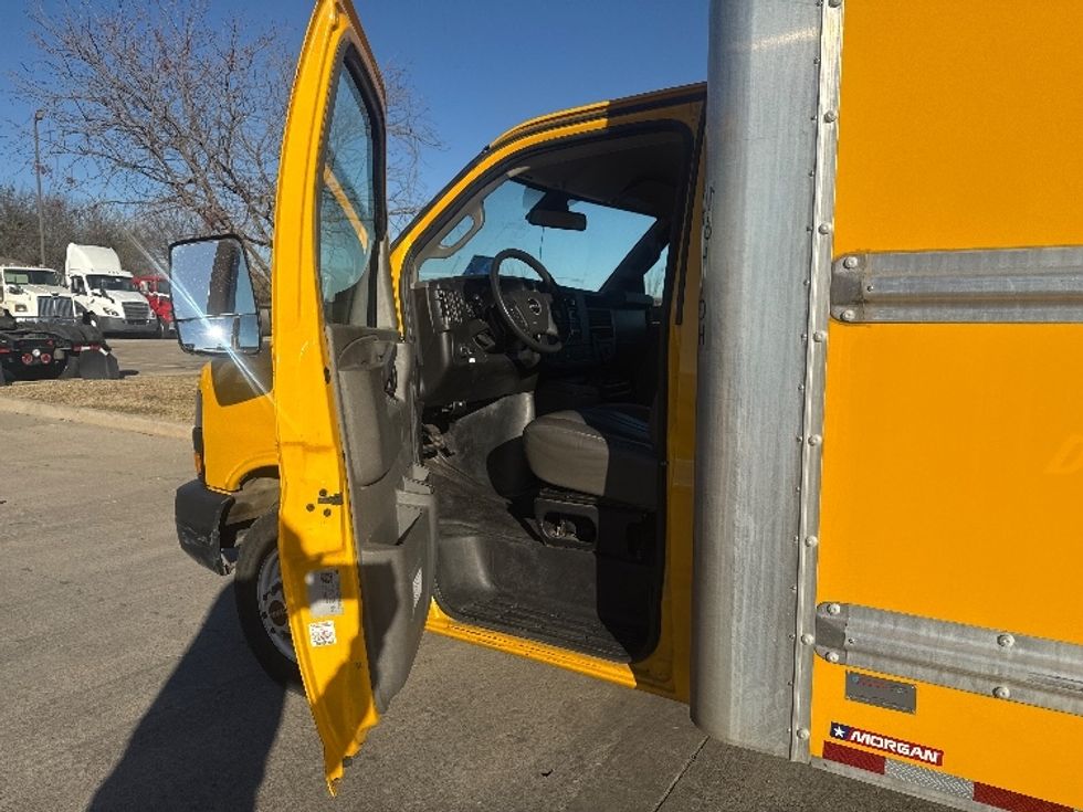 Light Duty Box Truck-Light and Medium Duty Trucks-GMC-2021-Savana G33903-Dallas-TX-90,012\n\t\tmiles-$ 27,500 - Image 16