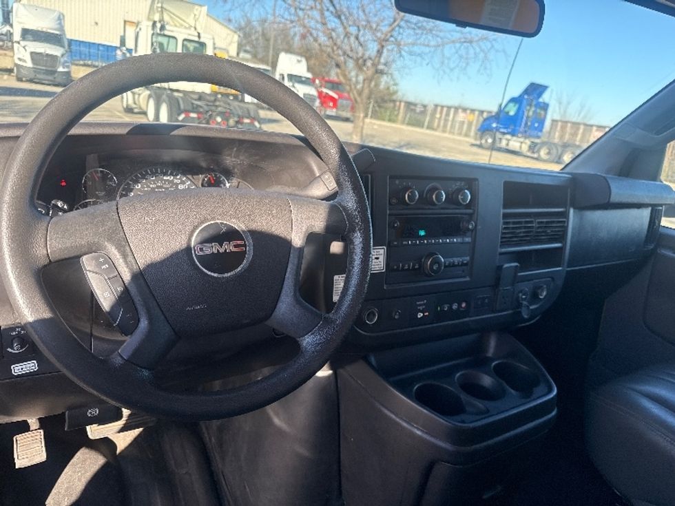 Light Duty Box Truck-Light and Medium Duty Trucks-GMC-2021-Savana G33903-Dallas-TX-90,012\n\t\tmiles-$ 27,500 - Image 17