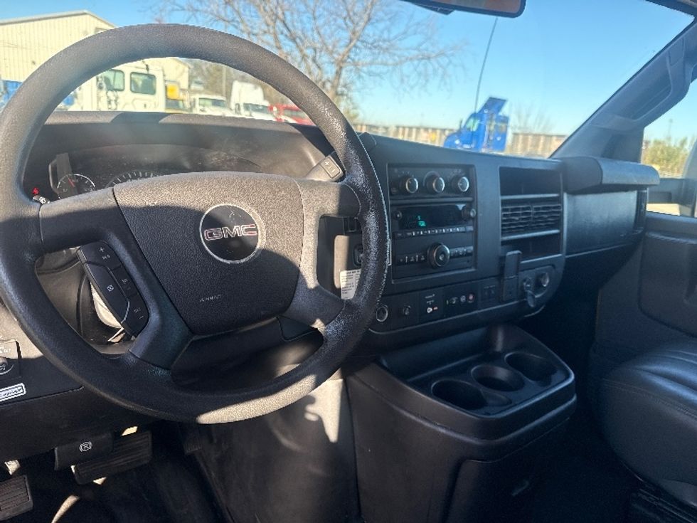 Light Duty Box Truck-Light and Medium Duty Trucks-GMC-2021-Savana G33903-Dallas-TX-90,012\n\t\tmiles-$ 27,500 - Image 18